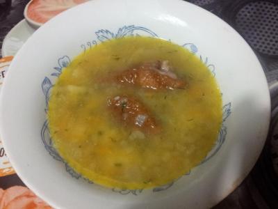 Гороховый суп с копчёными крылышками