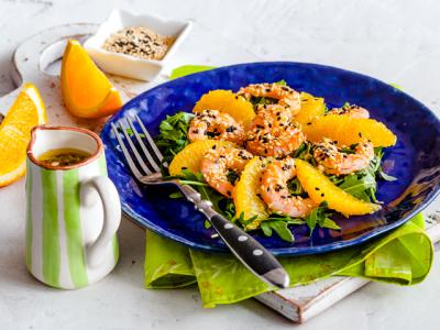 Салат с креветками и апельсином
