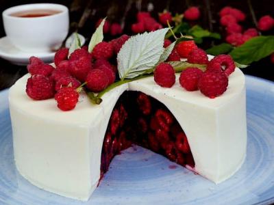 Желейный торт «Малиновый сюрприз»