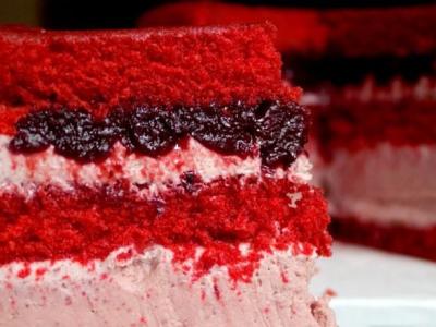 Торт «Красный бархат» с вишней