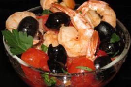 Теплый салат - Креветки с оливками и Черри