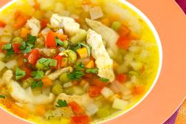 Суп с пряной курицей и овощами