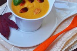 Крем-суп из тыквы и картофеля с печеным чесноком и имбирем
