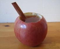 Яблочно-клюквенный коктейль с лимончелло