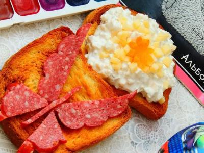 Сэндвич с творогом, сыром и грецкими орехами