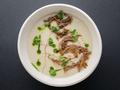 Крем-суп из топинамбура с бычьими хвостами