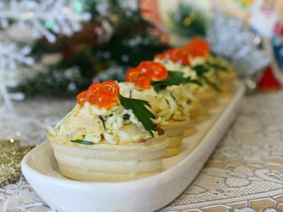 Салат с кальмарами в тарталетках 'Новогоднее чудо'