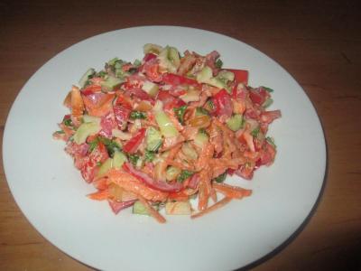 Овощной салат с семгой